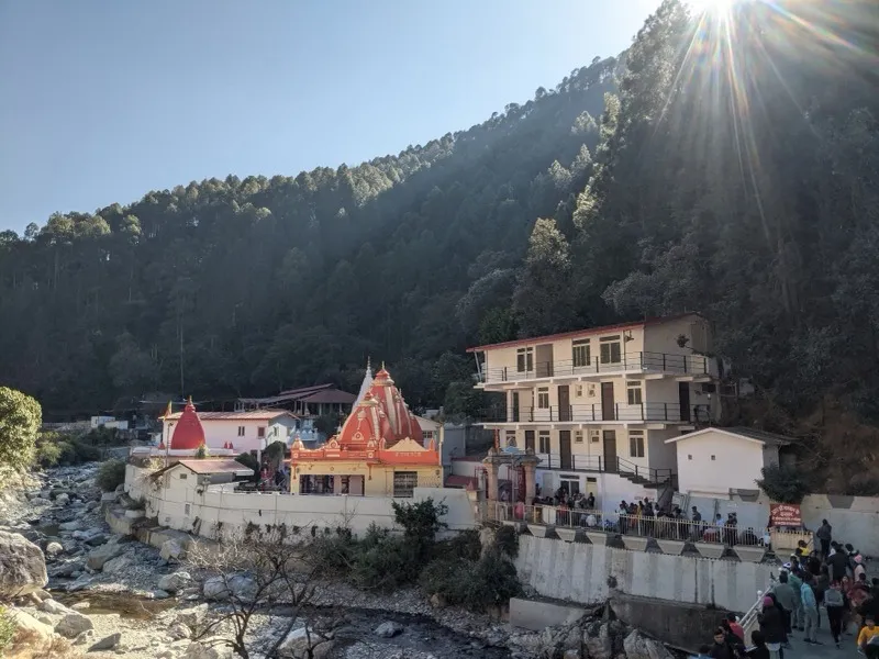 Kainchi Dham Ashram beside the river, 3.3 km from Anurra By Casa De Bello