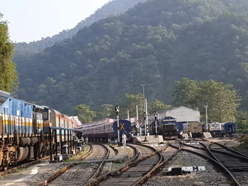 Road from Kathgodam railway station climbing into the hills